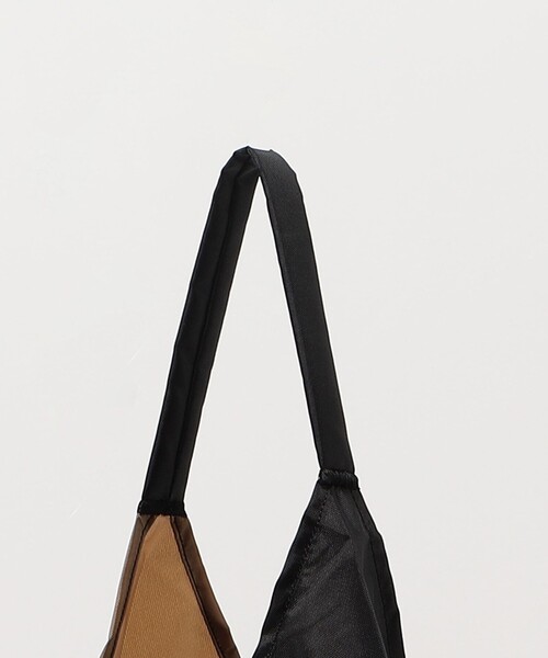 MELO（メロ）の「＜MELO＞2TONE トライアングル トートバッグ（トートバッグ・レディース・ターコイズブルー系/ブラック・FREE）」の15枚目の写真