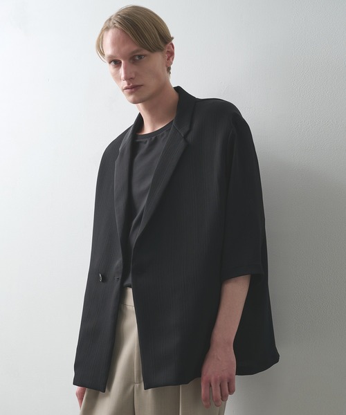 STUDIOUS(ステュディオス)の「【STUDIOUS】PLEATS HALF SLEEVE JACKET(テーラードジャケット・メンズ・ブラック/ライトベージュ・1/2)」の8枚目の写真