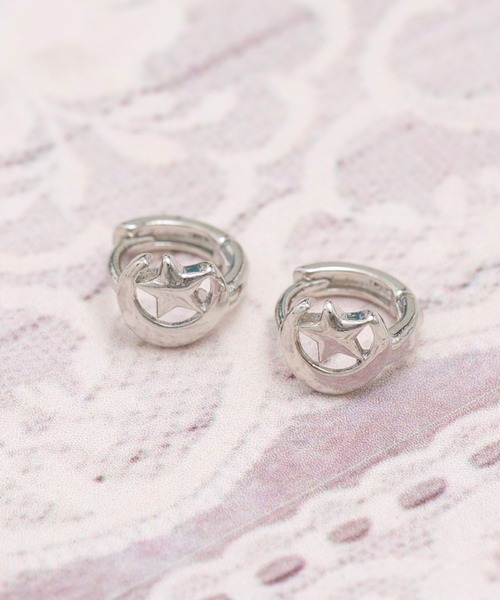 LINFA　（リンファ）の「ワンタッチ　ミニマム　ムーンモチーフピアス（ピアス（両耳用）・レディース・ゴールド/シルバー・FREE）」の5枚目の写真