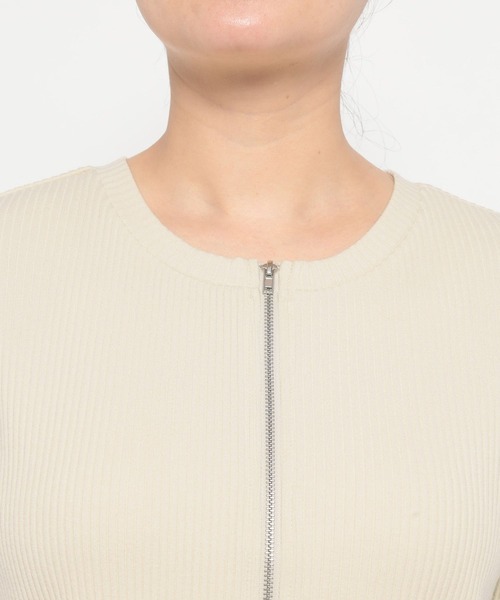 LOWRYS FARM(ローリーズファーム)の「WZIPリブカーディガンSS 498290(カーディガン/ボレロ・レディース・パープル/チャコールグレー/アイボリー/ブラウン・SHORT/LONG)」の9枚目の写真