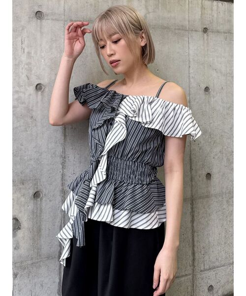 MURUA（ムルーア）の「カスケードスウィッチングフリルシャツ（シャツ/ブラウス・レディース・ブラック/ベージュ・FREE）」の15枚目の写真