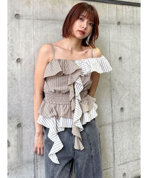 MURUA（ムルーア）の「カスケードスウィッチングフリルシャツ（シャツ/ブラウス・レディース・ブラック/ベージュ・FREE）」の19枚目の写真