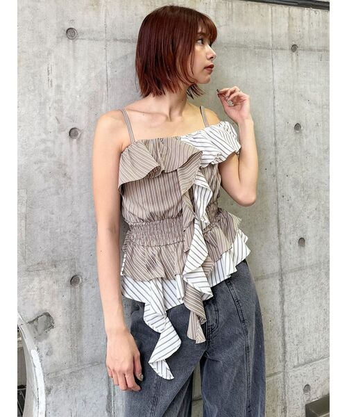 MURUA（ムルーア）の「カスケードスウィッチングフリルシャツ（シャツ/ブラウス・レディース・ブラック/ベージュ・FREE）」の20枚目の写真