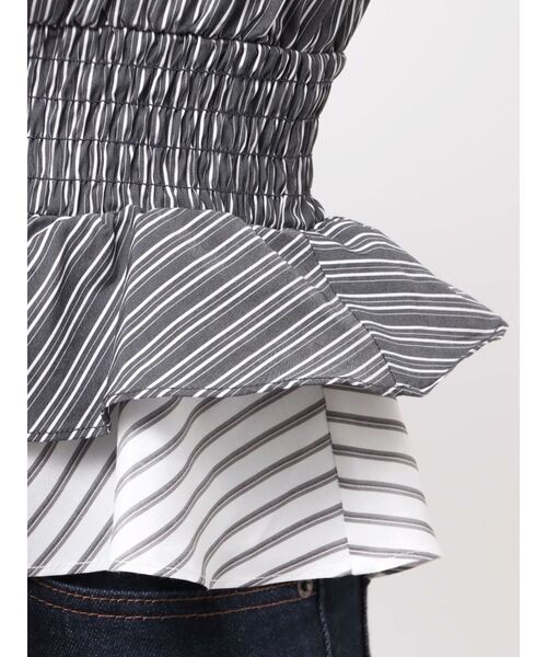 MURUA（ムルーア）の「カスケードスウィッチングフリルシャツ（シャツ/ブラウス・レディース・ブラック/ベージュ・FREE）」の9枚目の写真