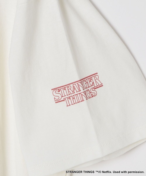 ニコアンド✨ 【STRANGER THINGS】コラボポスター風プリントTシャツ STRANGER THINGS】コラボ ポスター風プリントTシャツ（Tシャツ