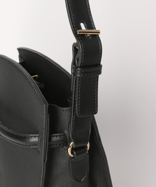 Andemiu（アンデミュウ）の「メタルベルトショルダー572529（ショルダーバッグ・レディース・ホワイト/ブラック・FREE）」の14枚目の写真