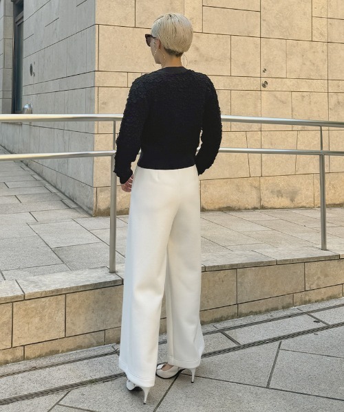 JENNE(ジェンヌ)の「膨れジャガード風エアリーニットカーディガン(カーディガン/ボレロ・レディース・ホワイト/ブラック・SMALL/MEDIUM/LARGE)」の7枚目の写真