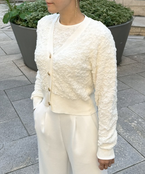 JENNE(ジェンヌ)の「膨れジャガード風エアリーニットカーディガン(カーディガン/ボレロ・レディース・ホワイト/ブラック・SMALL/MEDIUM/LARGE)」の21枚目の写真
