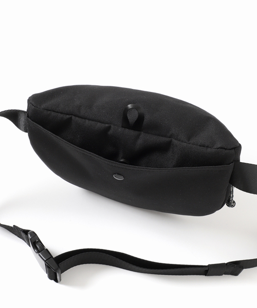 OUTDOOR PRODUCTS(アウトドアプロダクツ)の「OUTDOOR PRODUCTS ex WAIST POUCH ユニセックス使用可(ボディバッグ/ウエストポーチ・レディース・ブラック・FREE)」の9枚目の写真