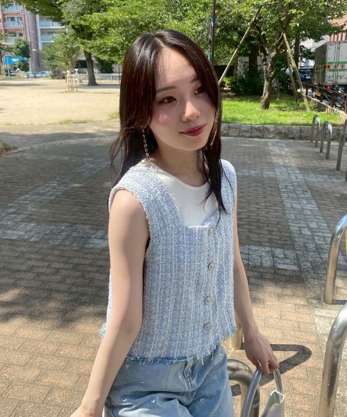 Narcissus(ナルシス)の「ツイードフリンジタンク《動画あり》(タンクトップ・レディース・ブラック/ブルー・FREE)」の2枚目の写真