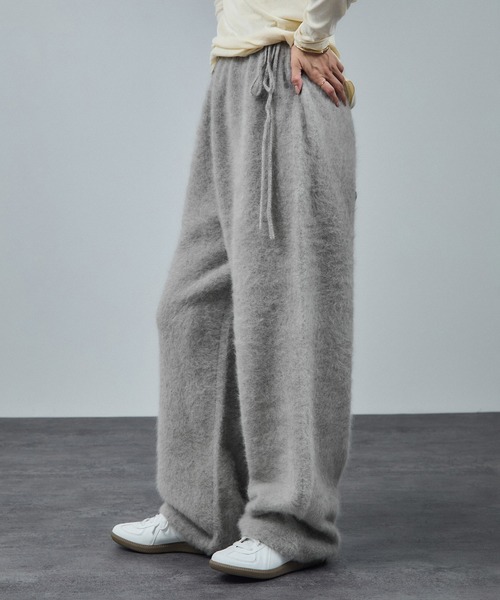 SALON adam et rope'(サロン アダム エ ロペ)の「フォックスカシミヤ混パンツ / セットアップ対応(その他パンツ・レディース・グレー/ベージュ系その他・FREE)」の1枚目の写真