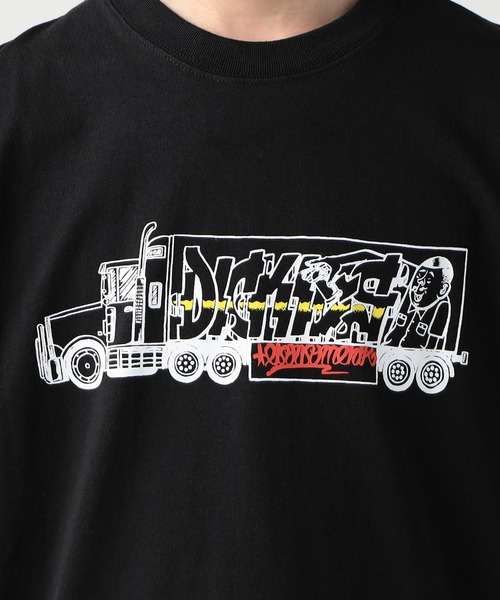 Dickies(ディッキーズ)の「Dickies/ディッキーズ DickiesxESOW 半袖Tシャツ(track)(Tシャツ/カットソー・メンズ・ホワイト/ブラック/ブラウン・X-LARGE/LARGE/MEDIUM)」の8枚目の写真