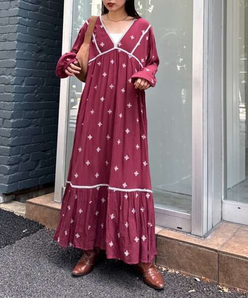 CIAOPANIC TYPY(チャオパニックティピー)の「indiaエンブロイダリー刺繍ワンピ(ワンピース・レディース・ブラック/ボルドー・ONE SIZE)」の3枚目の写真