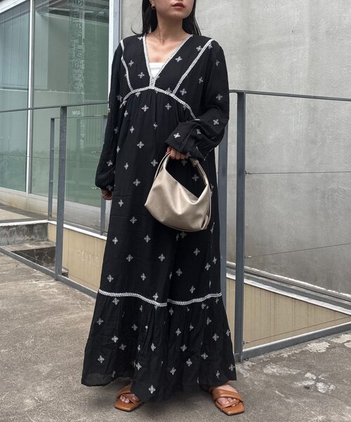CIAOPANIC TYPY(チャオパニックティピー)の「indiaエンブロイダリー刺繍ワンピ(ワンピース・レディース・ブラック/ボルドー・ONE SIZE)」の10枚目の写真