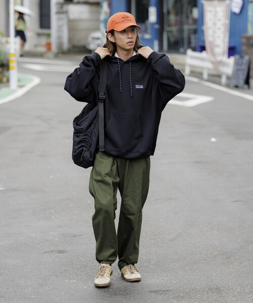 FREAK'S STORE（フリークスストア）の「限定展開 ビッグシルエット ワンポイントロゴ プルオーバーパーカー / ヘムコード（パーカー・メンズ・ネイビー/チャコールグレー/アッシュグレー/ブラック・SMALL/MEDIUM/LARGE）」の7枚目の写真