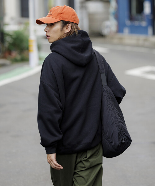 セール】限定展開 ビッグシルエット ワンポイントロゴ プルオーバー