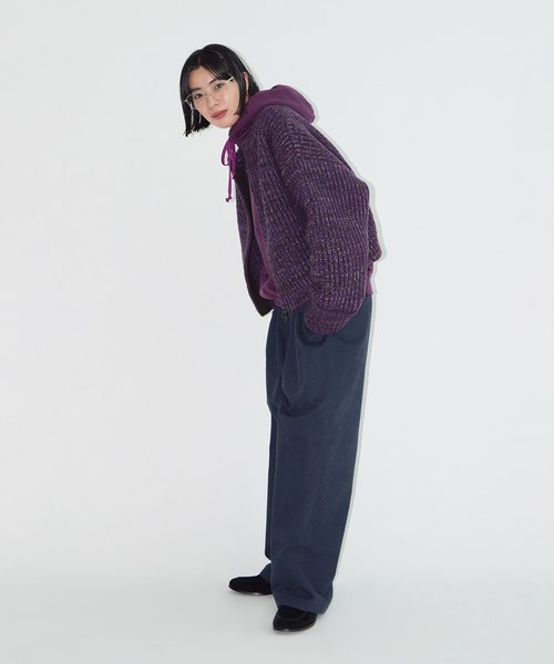 CITYSHOP(シティーショップ)の「AZE BULKY ZIP カーディガン:ニット(ニット/セーター・レディース・ブラック/パープル・FREE)」の3枚目の写真