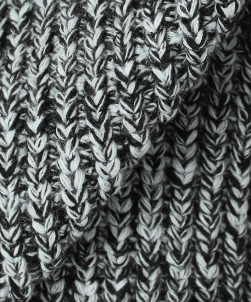 CITYSHOP(シティーショップ)の「AZE BULKY ZIP カーディガン:ニット(ニット/セーター・レディース・ブラック/パープル・FREE)」の20枚目の写真