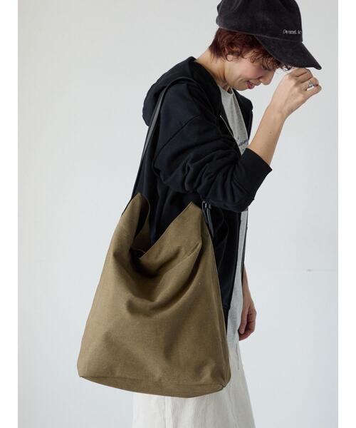 Lugnoncure（ルノンキュール）の「キャンバスショルダートートバッグ《2025autumn catalog item》（ハンドバッグ・レディース・カーキ/オフホワイト/ブラック・F）」の3枚目の写真