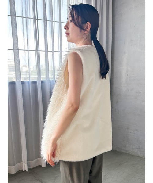 LAUTREAMONT(ロートレアモン)の「【WEB限定】シャギーライトジレ(その他アウター・レディース・ベージュ/ブラック/オフホワイト・9号)」の10枚目の写真