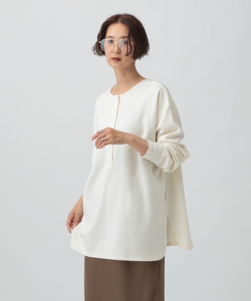 LEPSIM(レプシィム)の「2WAYヘンリーネックチュニック 580595(Tシャツ/カットソー・レディース・ブラック/カーキ/オレンジ/アイボリー・FREE)」の5枚目の写真