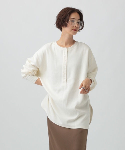 LEPSIM(レプシィム)の「2WAYヘンリーネックチュニック 580595(Tシャツ/カットソー・レディース・ブラック/カーキ/オレンジ/アイボリー・FREE)」の6枚目の写真