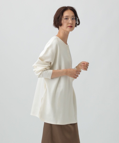 LEPSIM(レプシィム)の「2WAYヘンリーネックチュニック 580595(Tシャツ/カットソー・レディース・ブラック/カーキ/オレンジ/アイボリー・FREE)」の7枚目の写真