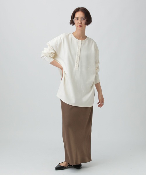 LEPSIM(レプシィム)の「2WAYヘンリーネックチュニック 580595(Tシャツ/カットソー・レディース・ブラック/カーキ/オレンジ/アイボリー・FREE)」の8枚目の写真