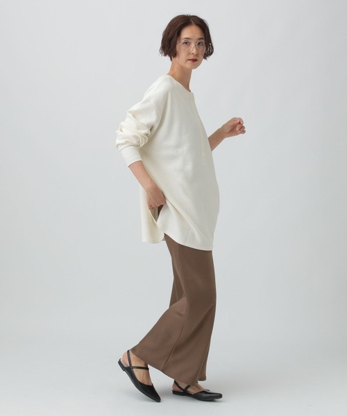 LEPSIM(レプシィム)の「2WAYヘンリーネックチュニック 580595(Tシャツ/カットソー・レディース・ブラック/カーキ/オレンジ/アイボリー・FREE)」の9枚目の写真