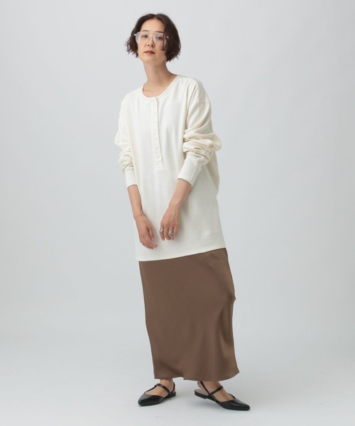 LEPSIM(レプシィム)の「2WAYヘンリーネックチュニック 580595(Tシャツ/カットソー・レディース・ブラック/カーキ/オレンジ/アイボリー・FREE)」の10枚目の写真