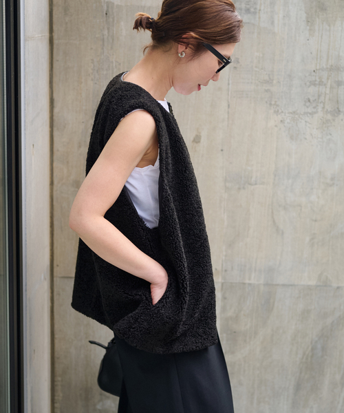 Framework ボアベスト ブラック 2023 FRAMeWORK（フレームワーク）の「≪予約≫ボアベスト（）」 - WEAR