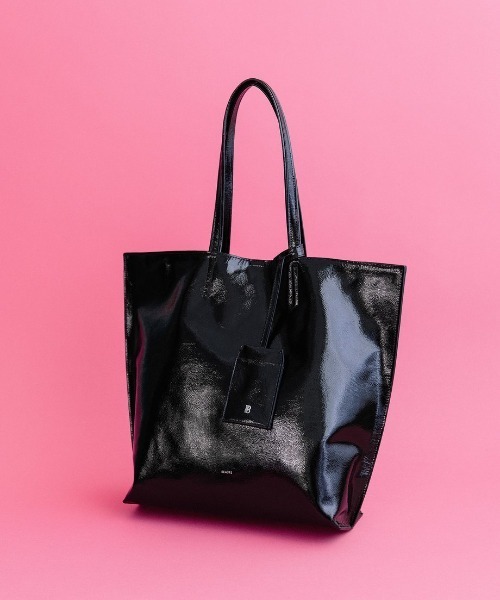 Beau're（ヴュレ）の「【BEAURE/ビュレ】BEAURE シワエナメル A4 トート Bag（トートバッグ・レディース・ブラウン/ブラック/ベージュ・FREE）」の5枚目の写真