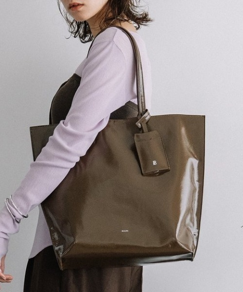 Beau're（ヴュレ）の「【BEAURE/ビュレ】BEAURE シワエナメル A4 トート Bag（トートバッグ・レディース・ブラウン/ブラック/ベージュ・FREE）」の12枚目の写真