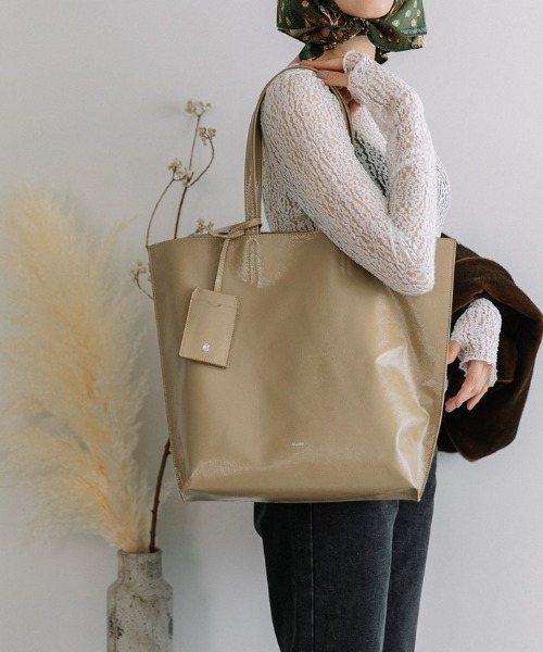 Beau're（ヴュレ）の「【BEAURE/ビュレ】BEAURE シワエナメル A4 トート Bag（トートバッグ・レディース・ブラウン/ブラック/ベージュ・FREE）」の19枚目の写真