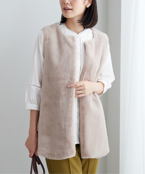 BELLUNA PLUS(ベルーナ)の「レース×ピンタック使いシャツチュニック(チュニック・レディース・オフホワイト/ブルーグレー/モカ・LARGE/X-LARGE/MEDIUM)」の16枚目の写真