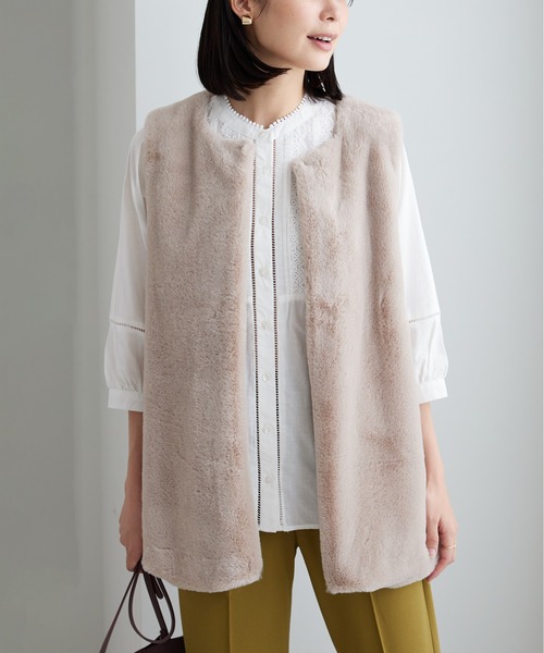 BELLUNA PLUS(ベルーナ)の「レース×ピンタック使いシャツチュニック(チュニック・レディース・オフホワイト/ブルーグレー/モカ・LARGE/X-LARGE/MEDIUM)」の17枚目の写真