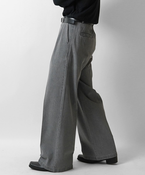 Confirm（コンファーム）の「【新色追加】 ヴィンテージメイク 箔デニム グラデーションデニム ケミカルウォッシュ加工 デニム / ツイル タック ワイドストレートスラックスパンツ / ロールアップ デニムスラックス（デニムパンツ・メンズ・ブラック/ブラック系その他2/グレー系その他/サックスブルー/ブルー系その他2/ブラック系その他/ブラック系その他3/グレー/チャコールグレー/ベージュ/インディゴブルー/ブラック系その他4/ブラウン/グレー系/ブラック系/ブルー系・M/L/XL/S）」の9枚目の写真
