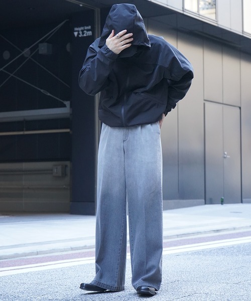 Confirm（コンファーム）の「【新色追加】 ヴィンテージメイク 箔デニム グラデーションデニム ケミカルウォッシュ加工 デニム / ツイル タック ワイドストレートスラックスパンツ / ロールアップ デニムスラックス（デニムパンツ・メンズ・ブラック/ブラック系その他2/グレー系その他/サックスブルー/ブルー系その他2/ブラック系その他/ブラック系その他3/グレー/チャコールグレー/ベージュ/インディゴブルー/ブラック系その他4/ブラウン/グレー系/ブラック系/ブルー系・M/L/XL/S）」の21枚目の写真