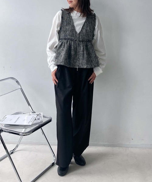 AS KNOW AS plus(アズノゥアズプラス)の「♪Wジップファスナー フリンジぺプラムベスト(ベスト・レディース・グレー/アイボリー/ブラック・FREE)」の7枚目の写真