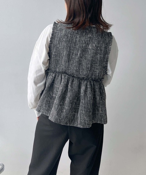 AS KNOW AS plus(アズノゥアズプラス)の「♪Wジップファスナー フリンジぺプラムベスト(ベスト・レディース・グレー/アイボリー/ブラック・FREE)」の14枚目の写真