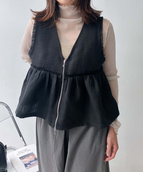 AS KNOW AS plus(アズノゥアズプラス)の「♪Wジップファスナー フリンジぺプラムベスト(ベスト・レディース・グレー/アイボリー/ブラック・FREE)」の21枚目の写真