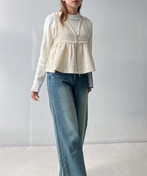 AS KNOW AS plus(アズノゥアズプラス)の「♪Wジップファスナー フリンジぺプラムベスト(ベスト・レディース・グレー/アイボリー/ブラック・FREE)」の4枚目の写真