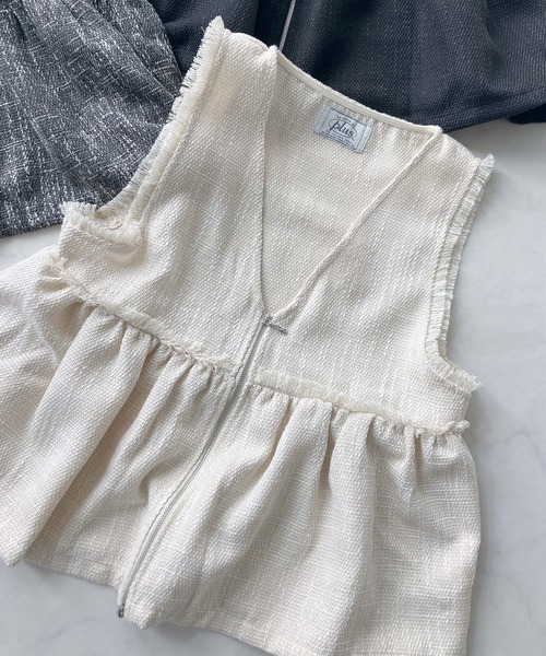 AS KNOW AS plus(アズノゥアズプラス)の「♪Wジップファスナー フリンジぺプラムベスト(ベスト・レディース・グレー/アイボリー/ブラック・FREE)」の16枚目の写真