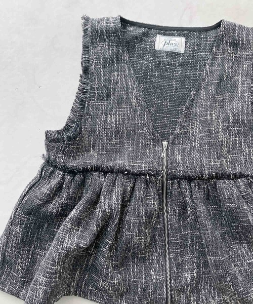 AS KNOW AS plus(アズノゥアズプラス)の「♪Wジップファスナー フリンジぺプラムベスト(ベスト・レディース・グレー/アイボリー/ブラック・FREE)」の17枚目の写真