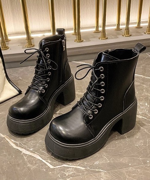 yuue' ( wear )(ユーイ)の「厚底レースアップショートブーツ(ブーツ・レディース・ブラック/ブラック系その他・23.5cm/24.5cm)」の11枚目の写真