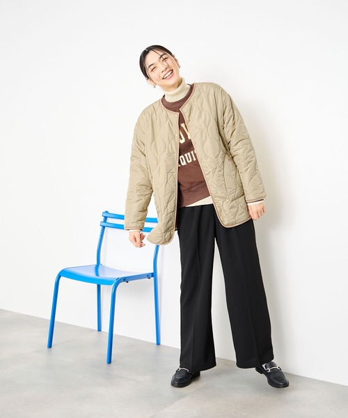Mac-House(マックハウス)の「Idnes リバーシブルキルト×ボアジャケット(ブルゾン・レディース・ブラウン/ブラック/ベージュ・M)」の9枚目の写真