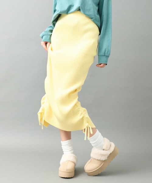 ANAP（アナップ）の「リブニット サイドギャザー ロングスカート（スカート・レディース・ブラウン/ピンク/ブラック/イエロー・F）」の4枚目の写真
