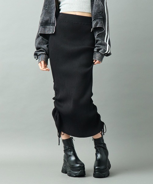 ANAP（アナップ）の「リブニット サイドギャザー ロングスカート（スカート・レディース・ブラウン/ピンク/ブラック/イエロー・F）」の2枚目の写真