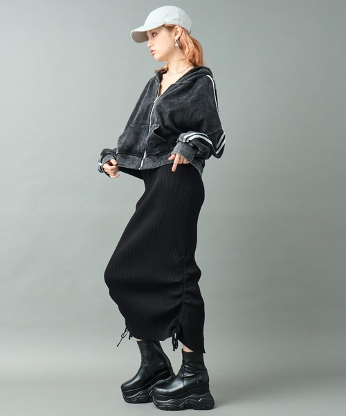 ANAP（アナップ）の「リブニット サイドギャザー ロングスカート（スカート・レディース・ブラウン/ピンク/ブラック/イエロー・F）」の9枚目の写真