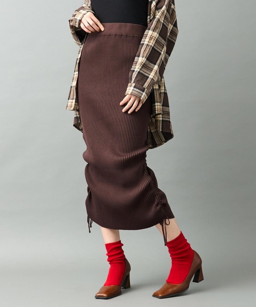 ANAP（アナップ）の「リブニット サイドギャザー ロングスカート（スカート・レディース・ブラウン/ピンク/ブラック/イエロー・F）」の11枚目の写真